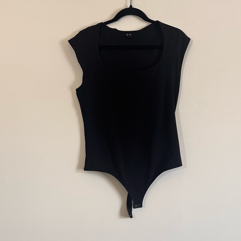 Express Body Contour High Compression Scoop Neck Cap Sleeve Thong Bodysuit - Picture 3 of 13